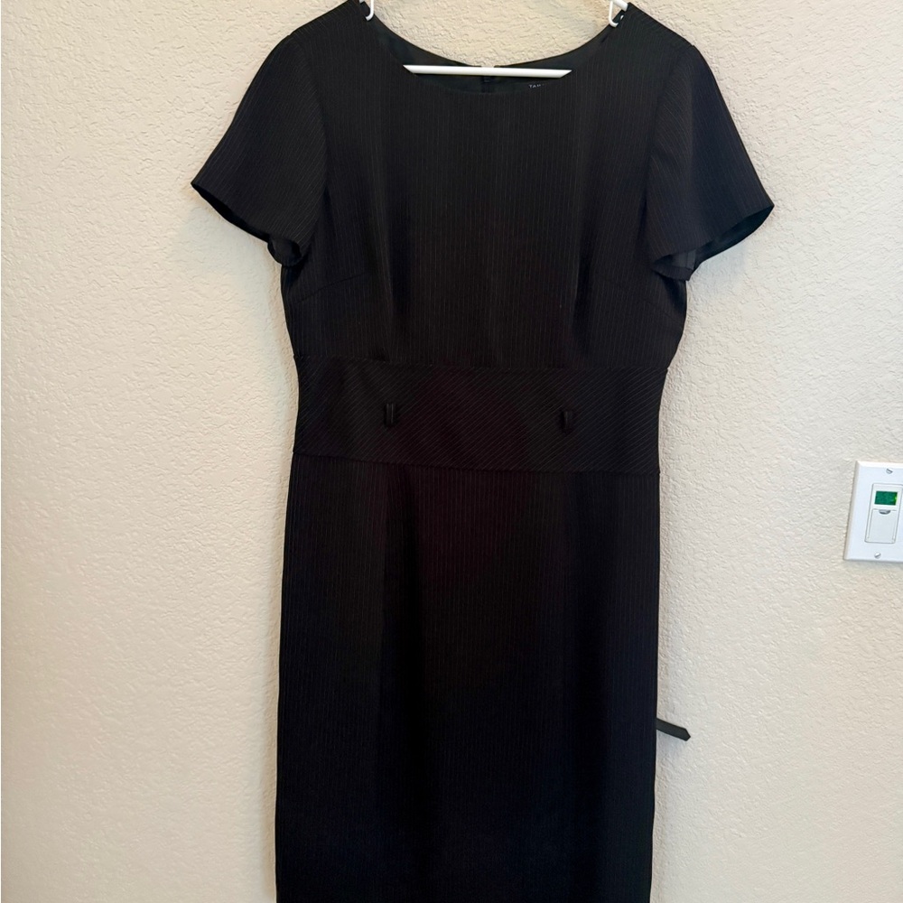 Elegant Black Women's Dress Pinstripe Tahari Arthur Levine Belted Size 10